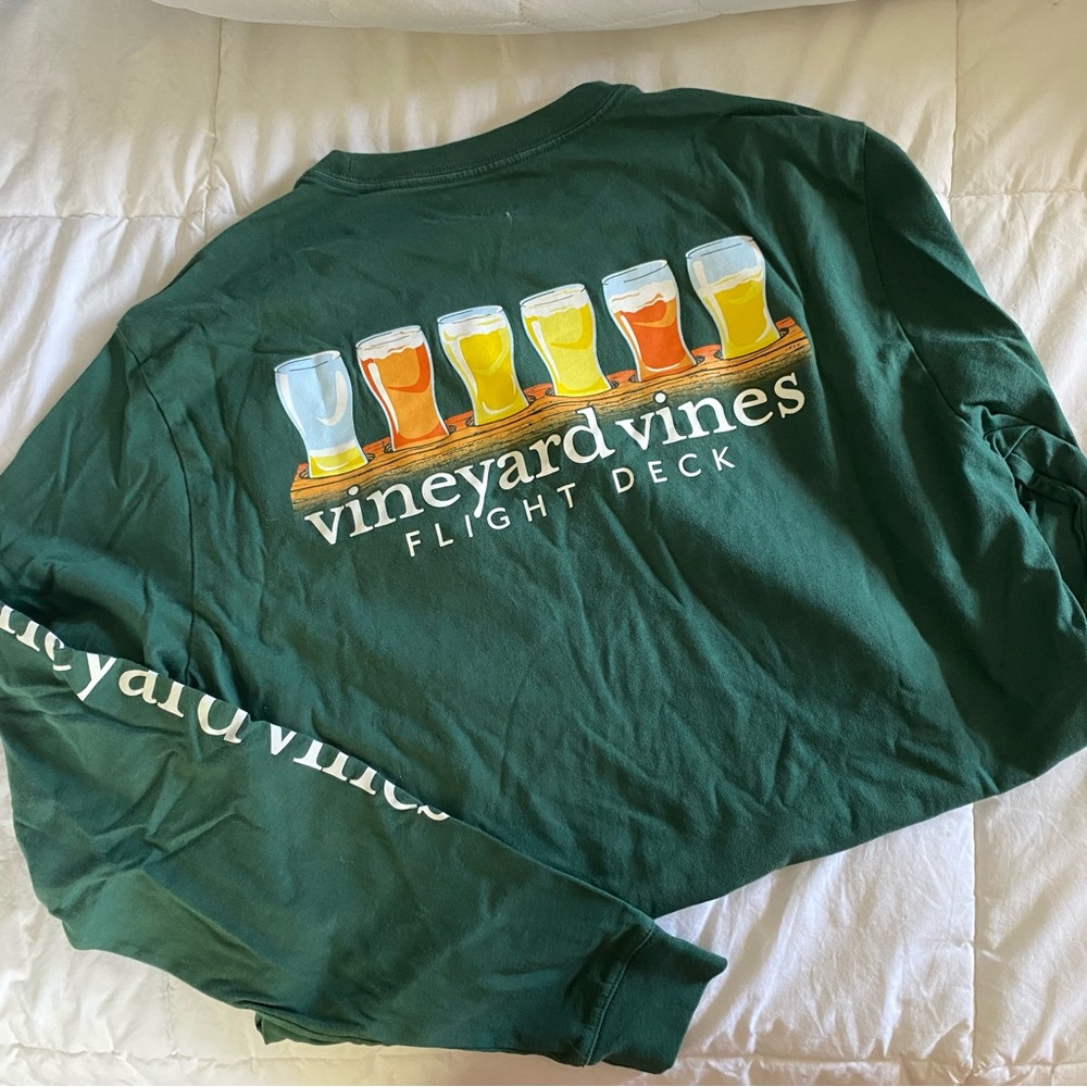 Vineyard Vines // men’s S long sleeve